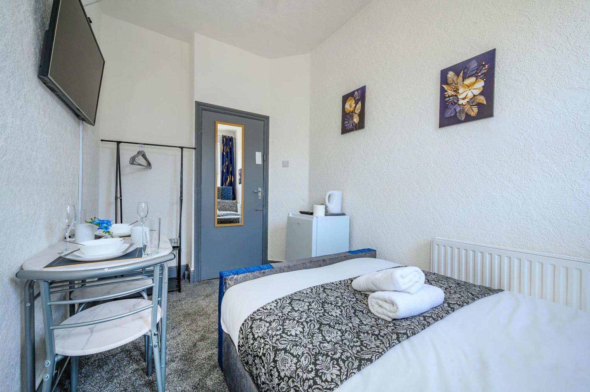-Rc7H- For Your Relaxed & Cosy Free Parking Leeds  Buitenkant foto